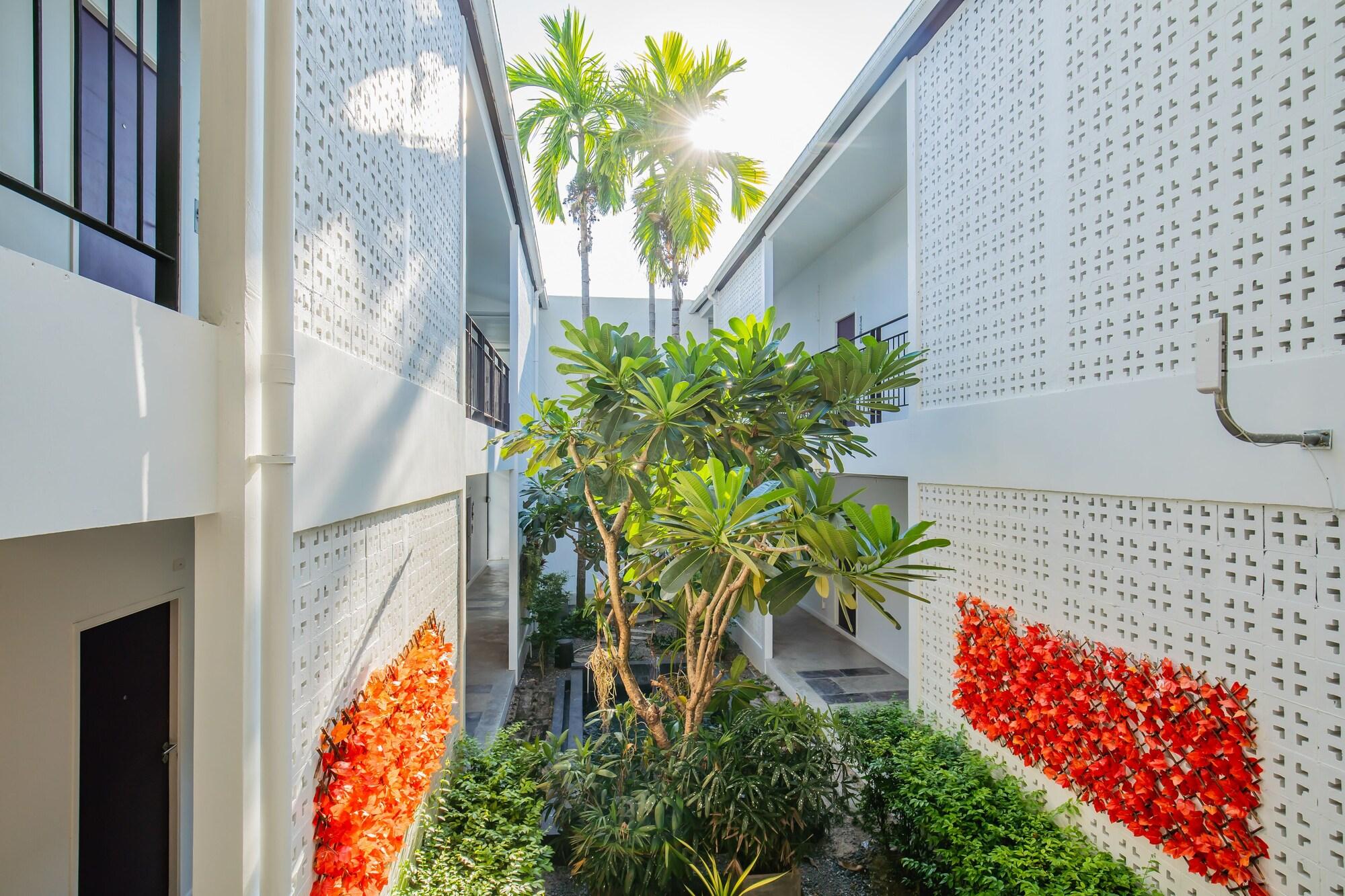 The Rubber Hotel Phuket Thalang Exteriör bild
